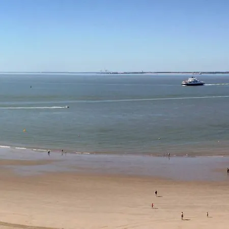 Western Ocean 3* Royan