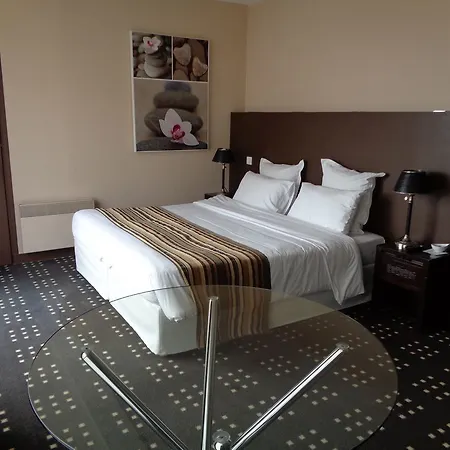 Western Ocean 3* Royan