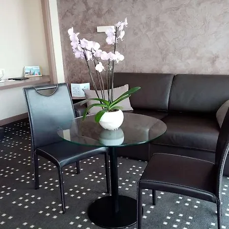 Western Ocean 3* Royan