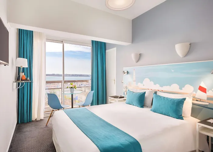 Western Ocean Hotell 3*